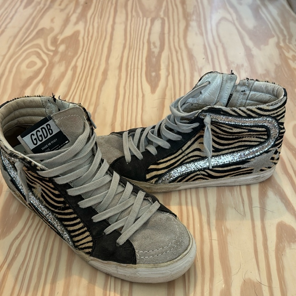 Size 39 fur and sparkle Golden Goose Slides. Zip up mid height sneaker.